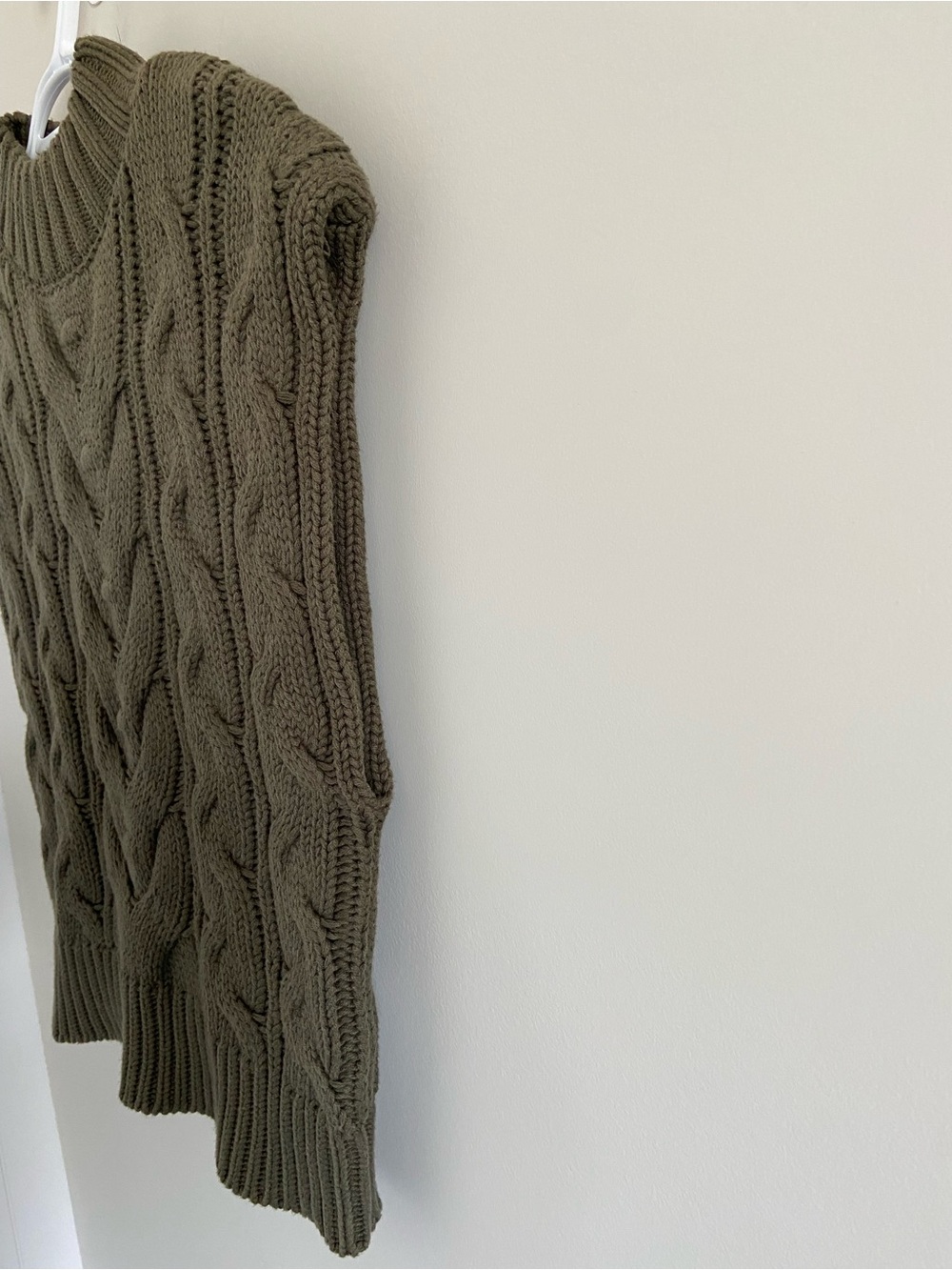 APRICOT Olive Cable Knit Sleeveless Crew Neck Sweater Vest - Picture 3 of 8